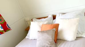 2 bedrooms, iron/ironing board, free WiFi