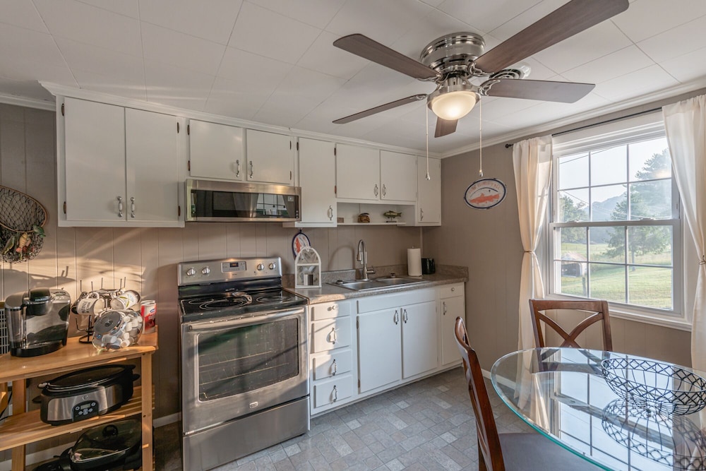 Riverfront | Pvt Dock | Trout Fishing | Firepit | Hot Tub