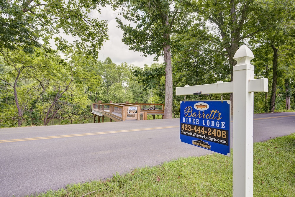 Riverfront | Pvt Dock | Trout Fishing | Firepit | Hot Tub