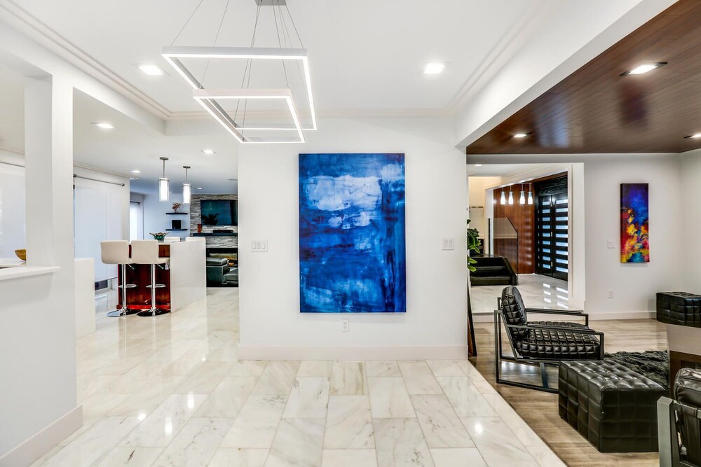 New Modern Island Home With A Waterfront In Detroit Hotel Rates Reviews On Orbitz