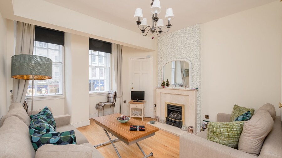 Silver Lining - Luxury Jackson Apartment