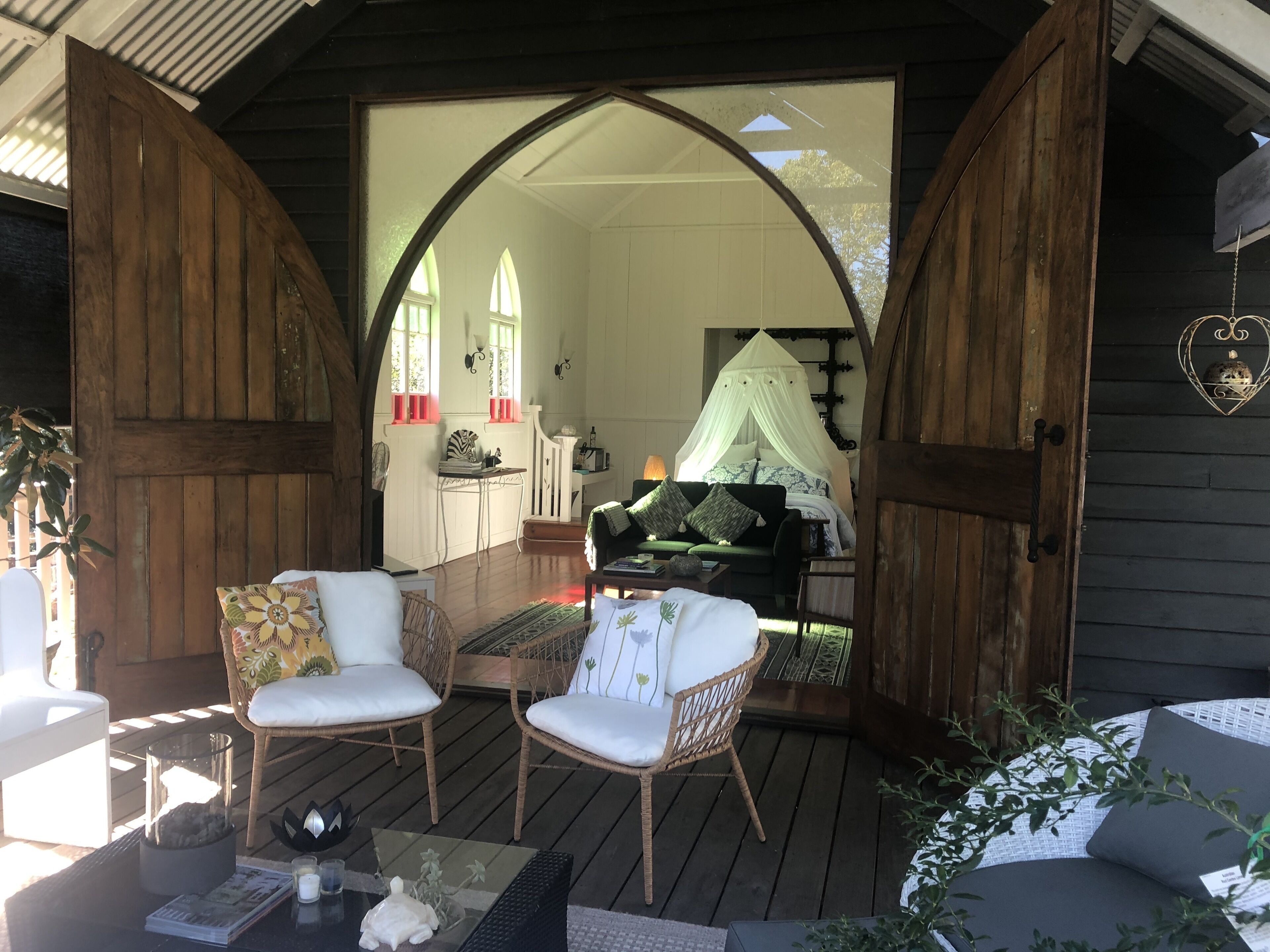 Historic 100yo Chapel and Private Homestead sleeping 8-10