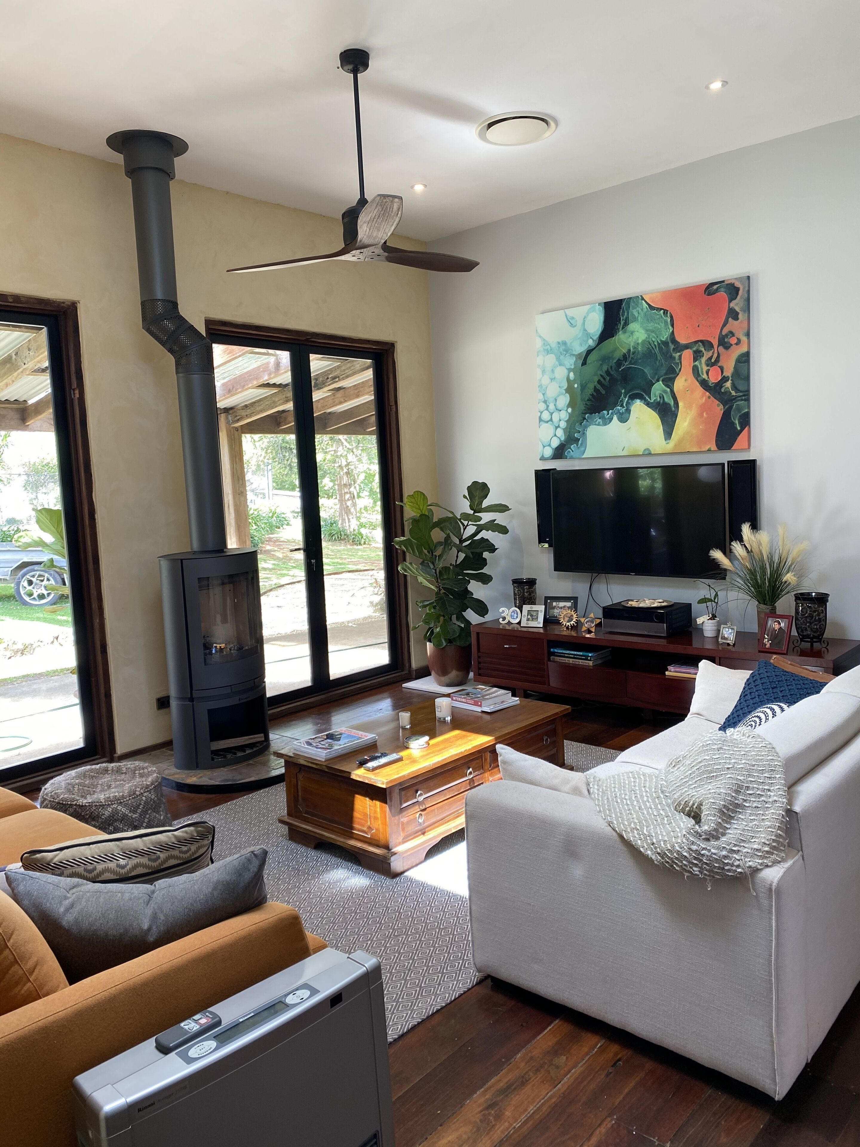 Historic 100yo Chapel and Private Homestead sleeping 8-10