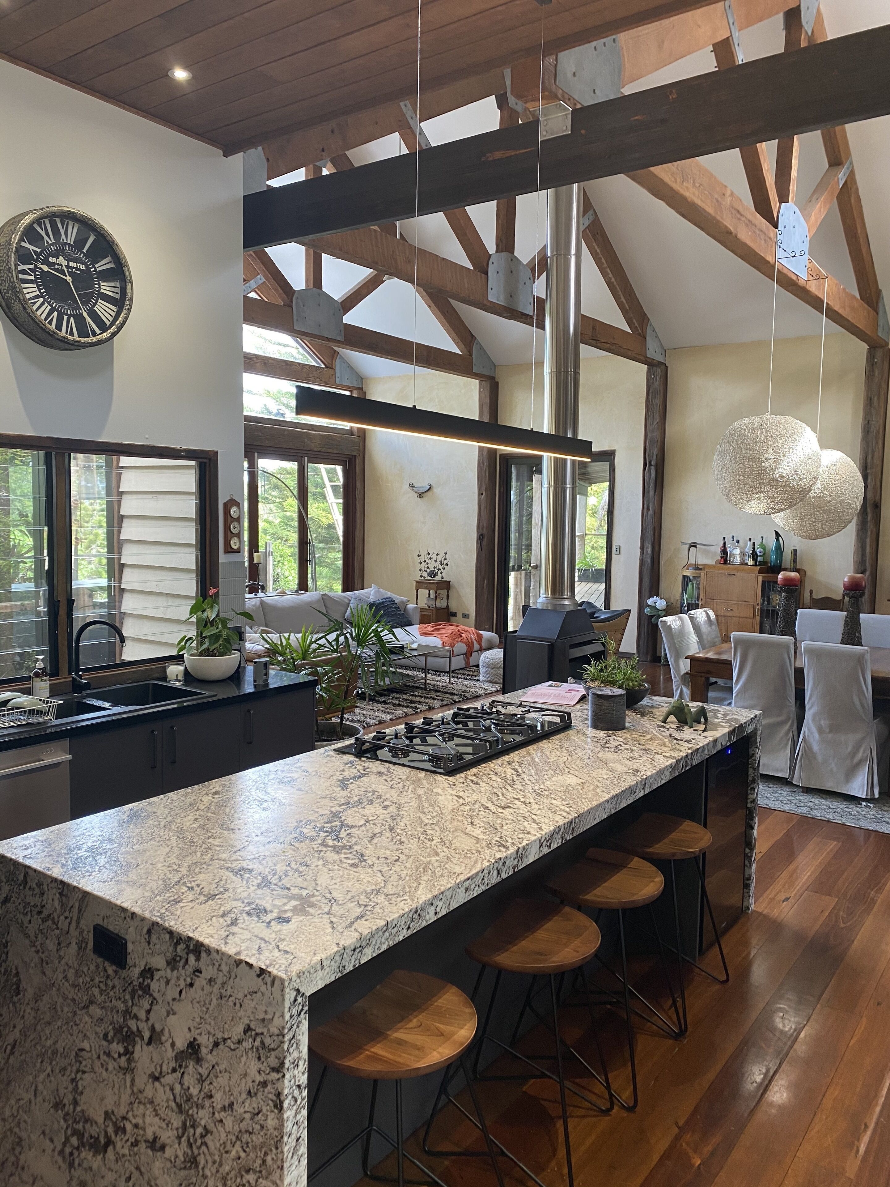 Historic 100yo Chapel and Private Homestead sleeping 8-10