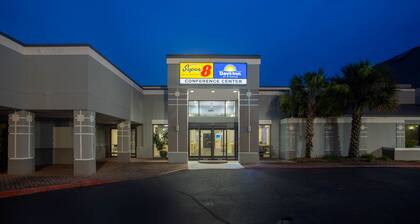 Days Inn by Wyndham Mobile I-65
