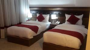 Hypo-allergenic bedding, free minibar, in-room safe, desk