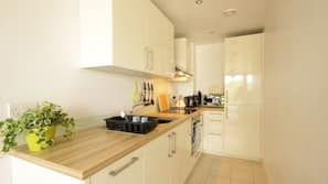 Oven, hob, dishwasher, coffee/tea maker