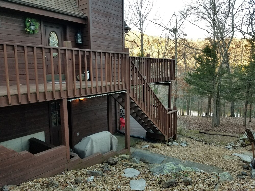 Beaver Lakefront Cabin