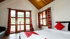 Individually furnished, laptop workspace, blackout curtains, linens