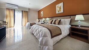 In-room safe, free WiFi, linens