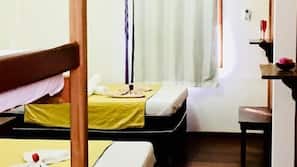 Cortinas blackout, Wi-Fi de cortesia, roupa de cama