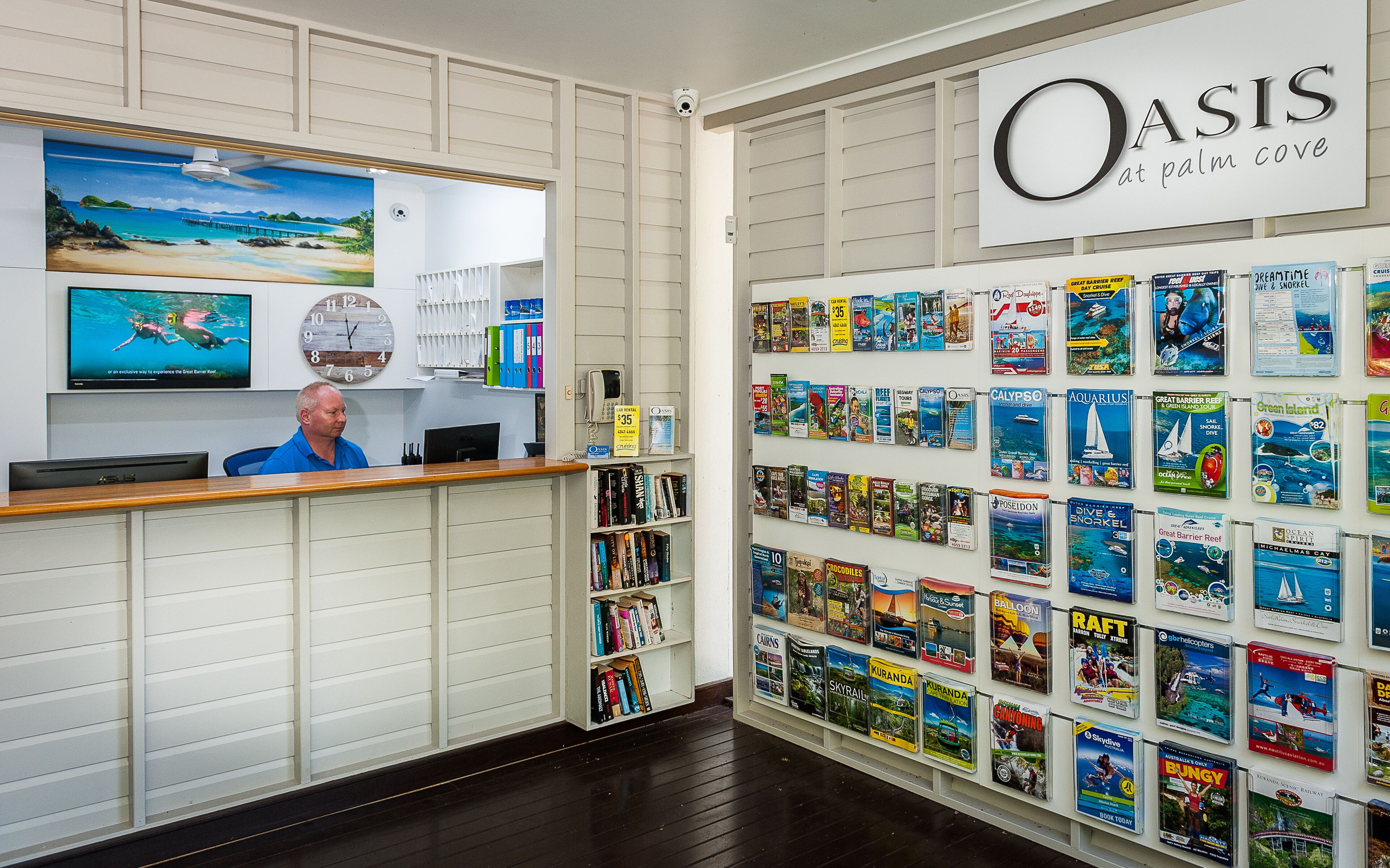 Large  self contained 3 bedroom apartments set in  2.5 acres of tropical gardens