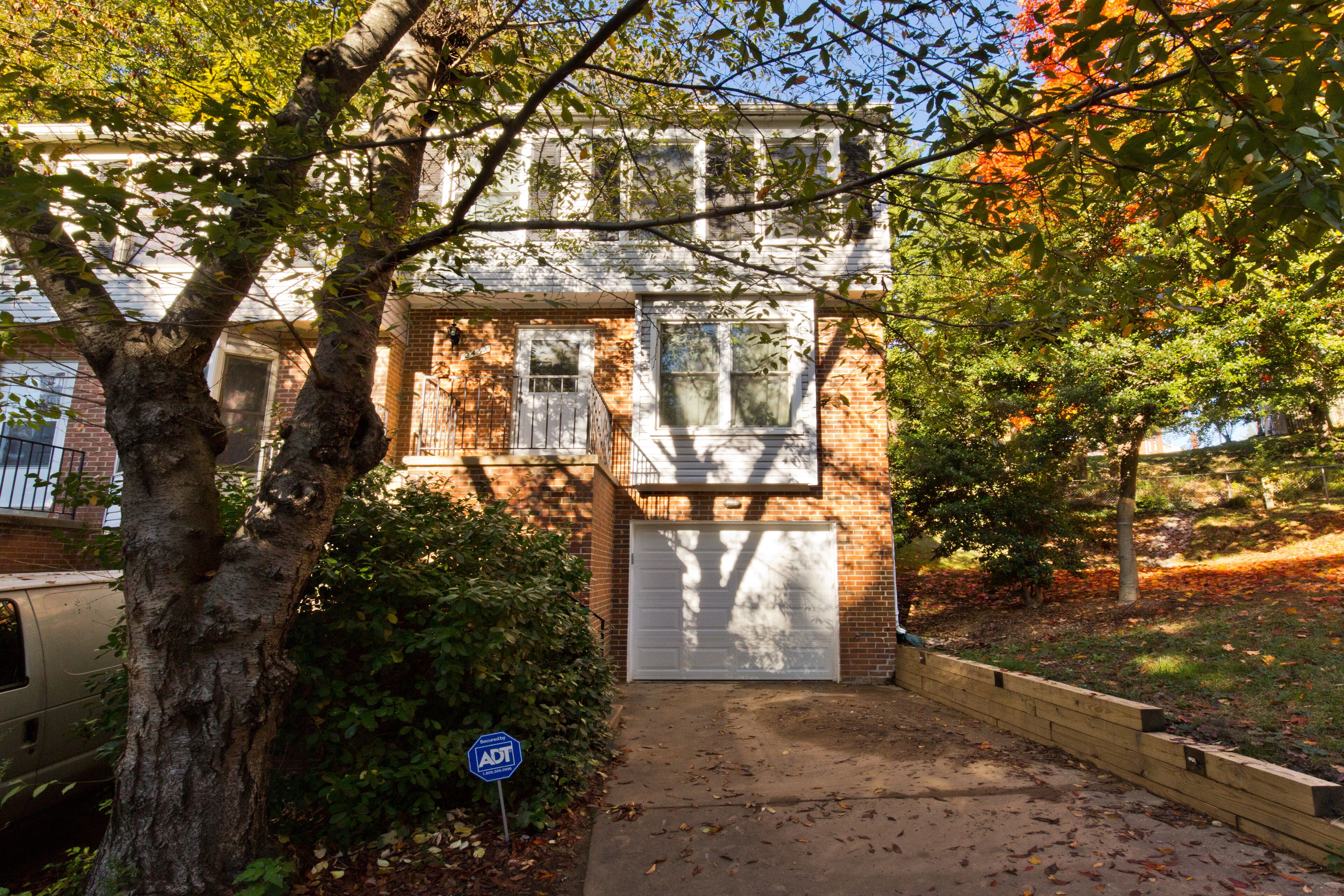 Modern Arlington Townhouse in Arlington, United States