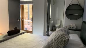1 bedroom, iron/ironing board, Internet, linens