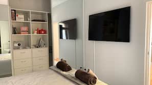 1 bedroom, iron/ironing board, Internet, linens