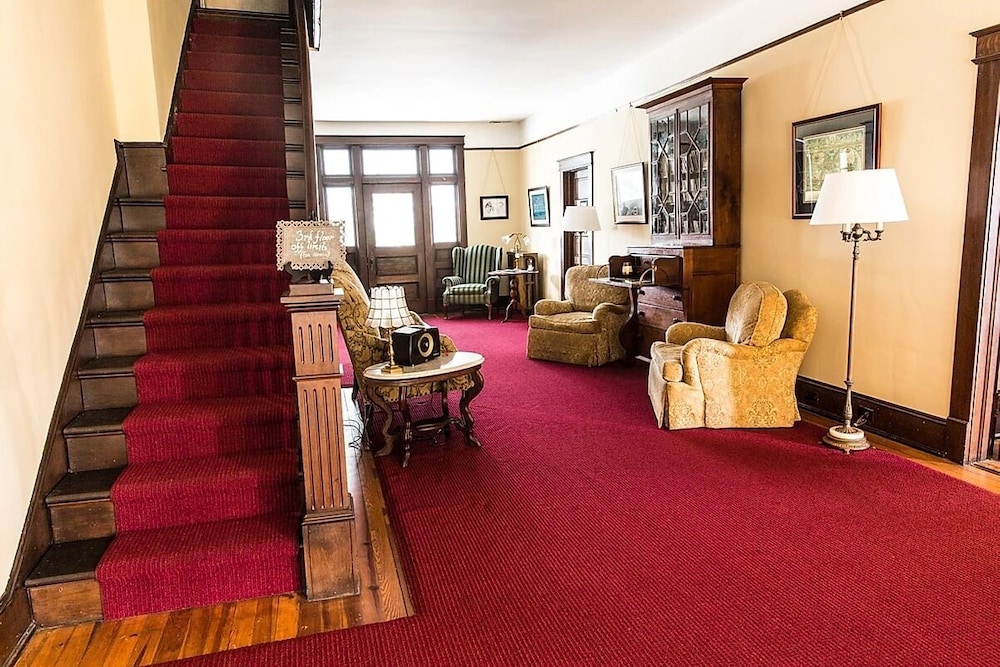 Double Oaks Bed and Breakfast in Greensboro Best Rates & Deals on Orbitz