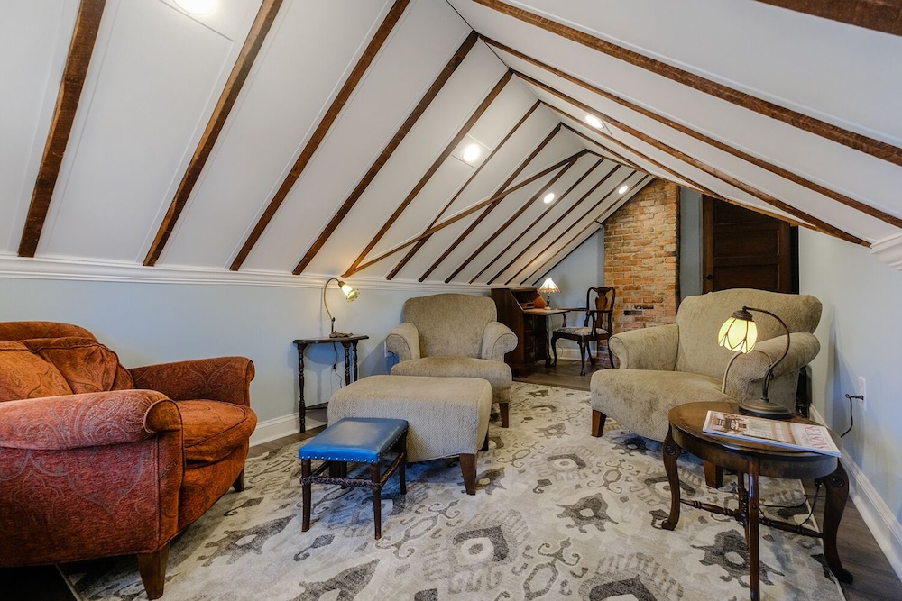 Double Oaks Bed and Breakfast, Greensboro 213 Room Prices & Reviews