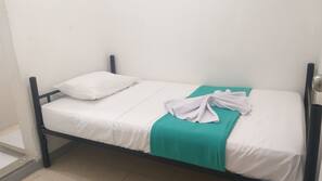 Roupas de cama premium, cortinas blackout, ferros/tábuas de passar roupa