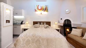 1 bedroom, iron/ironing board, linens