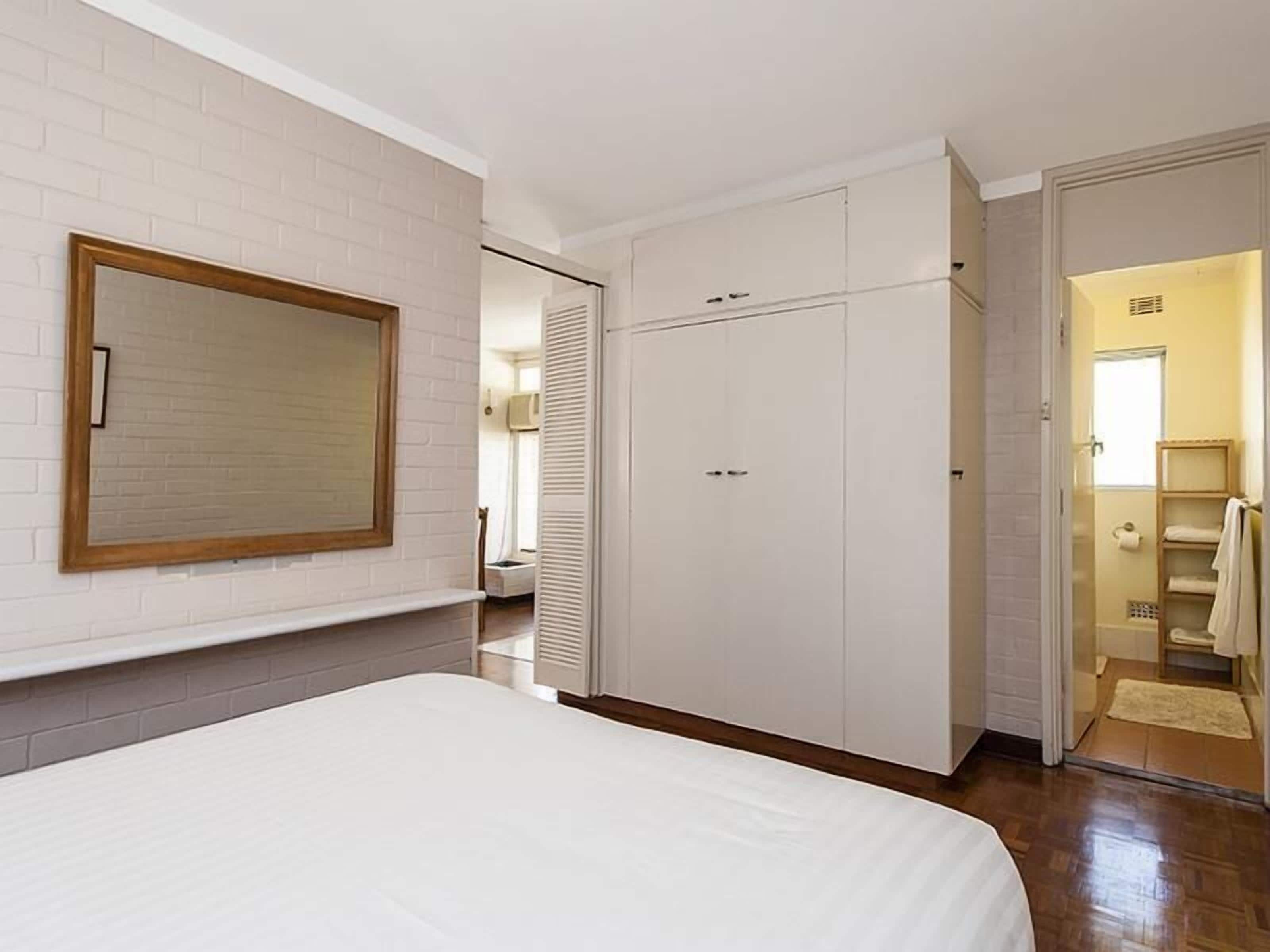 Stylish and Cosy Third Floor Apartment - Available for Long Term Rent