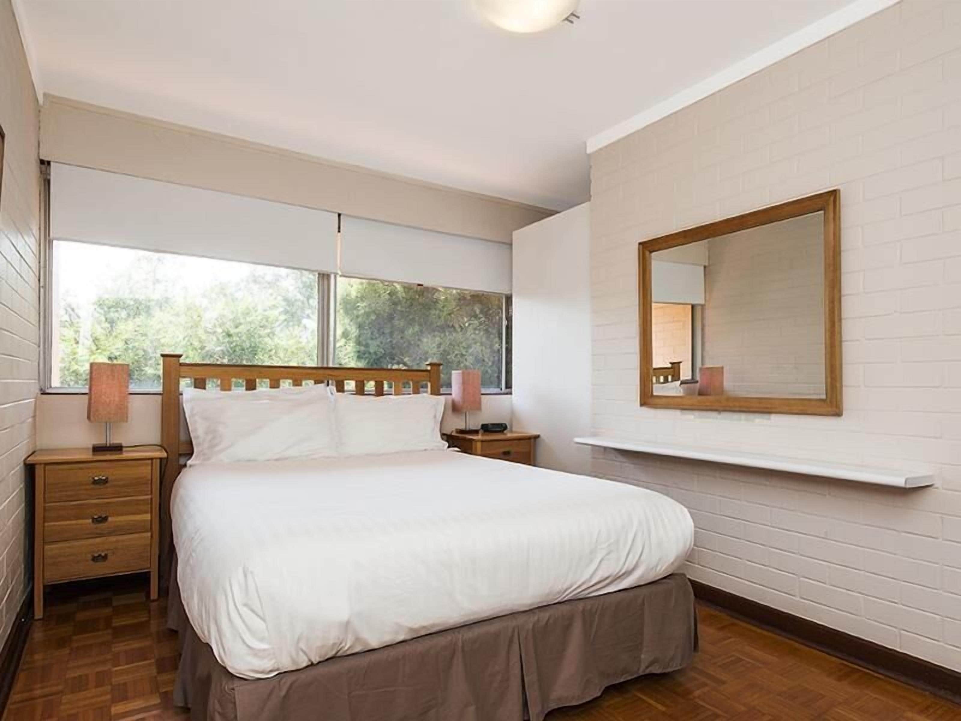 Stylish and Cosy Third Floor Apartment - Available for Long Term Rent