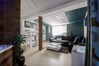 Nirvana Spa Center Reviews Photos Rates Ebookers Com