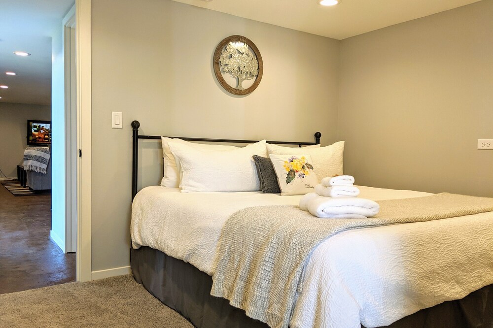 Seventh Haven Modern, PetFriendly, Retreat in the Heart of Dundee