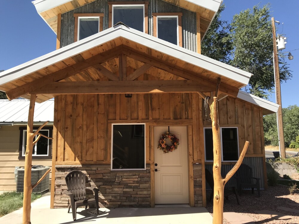 The Cowboy Boot Shop, Orderville, UT Vacation Rental Cabin ByOwner
