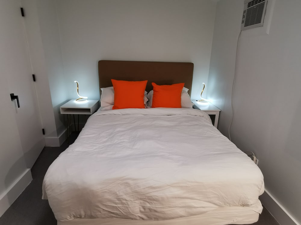 Wilton Manors North CottageA Block from Wilton Drive Wilton Manors