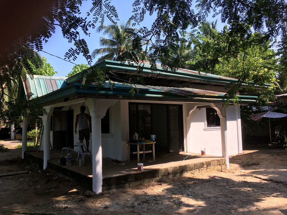 Bolinao Transient House Near Patar Beach for 815 + Wifi+ Breakfast in