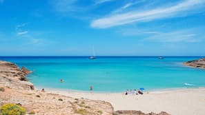Beach nearby, white sand, free beach shuttle, beach towels