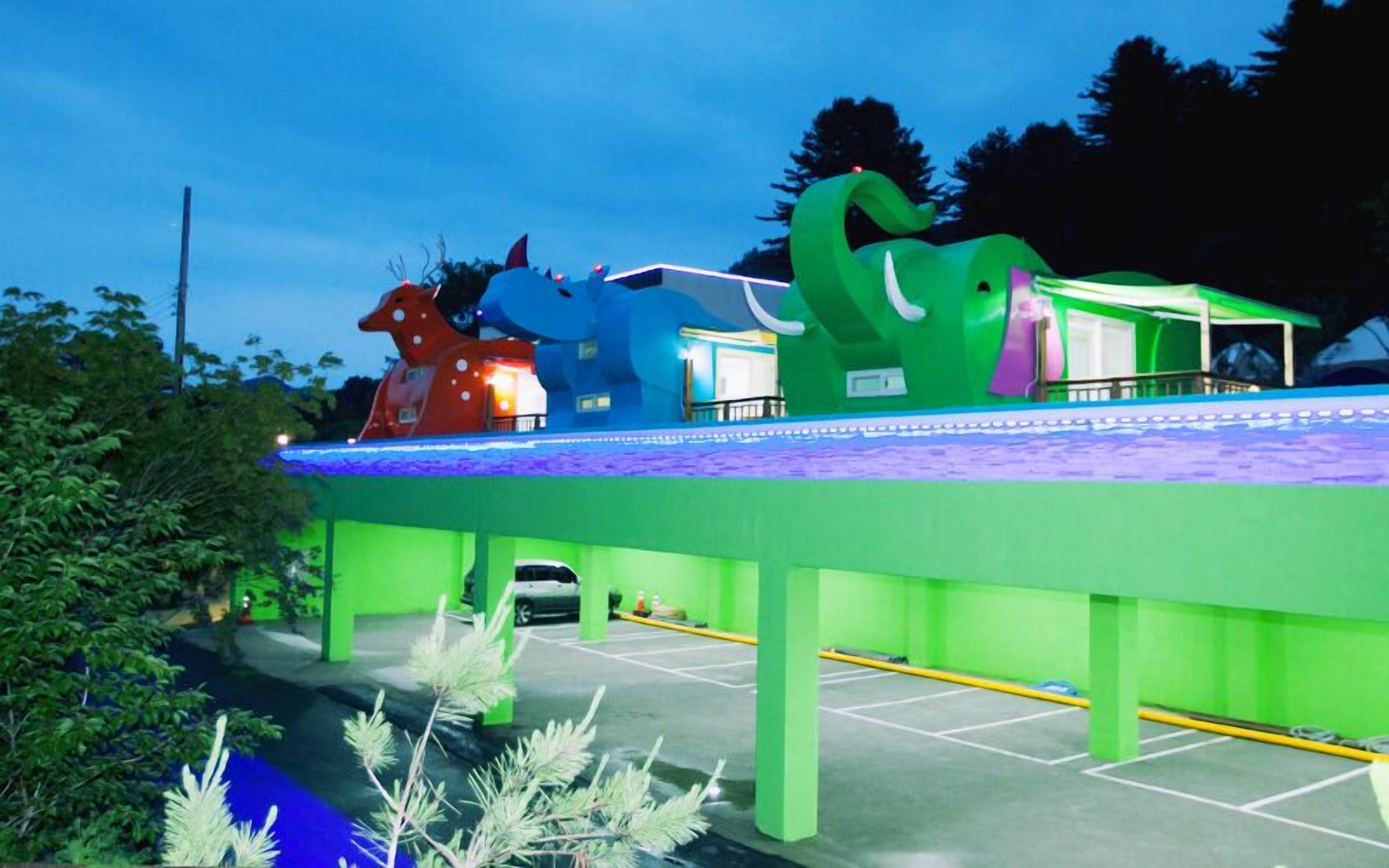 アニマル キャラバン ペンション グランピング 口コミ 部屋写真 料金 お得情報 エクスペディア