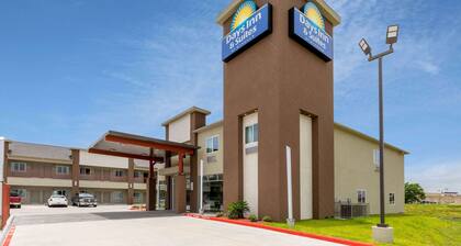 Days Inn & Suites by Wyndham Downtown/University of Houston