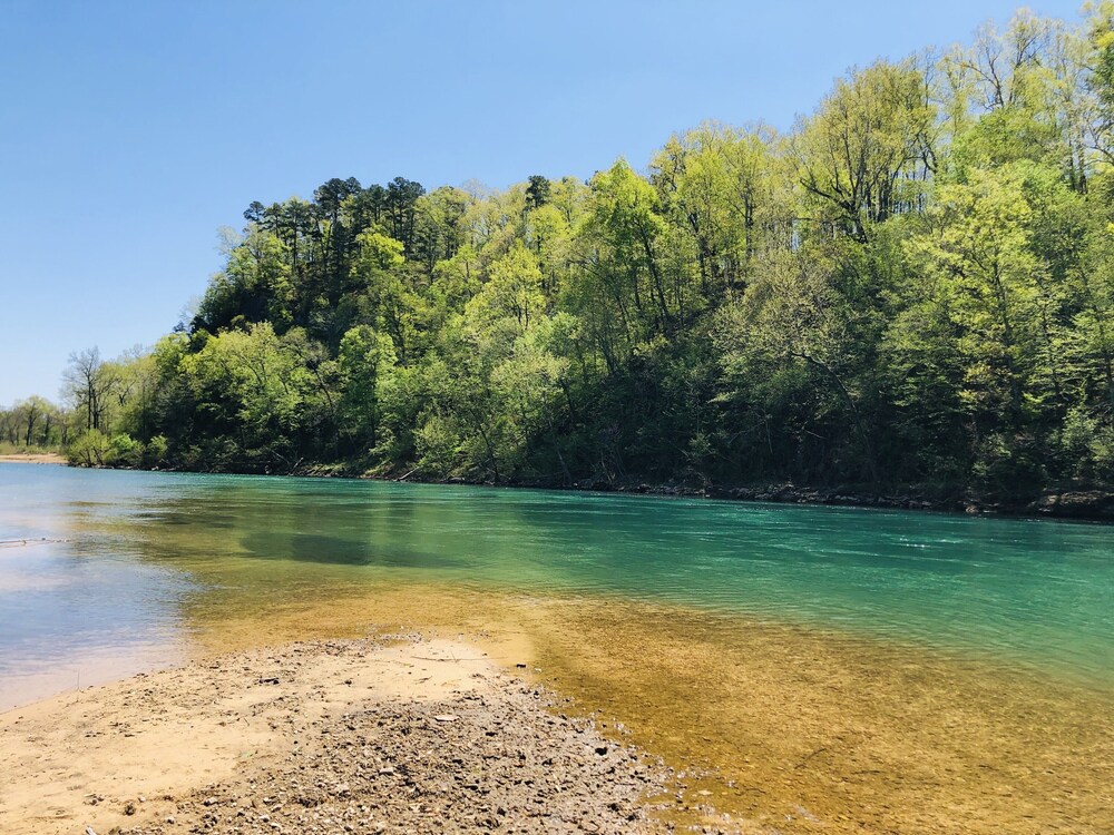 Log Cabin on the Current River, Doniphan, MO Vacation Rental Cabin