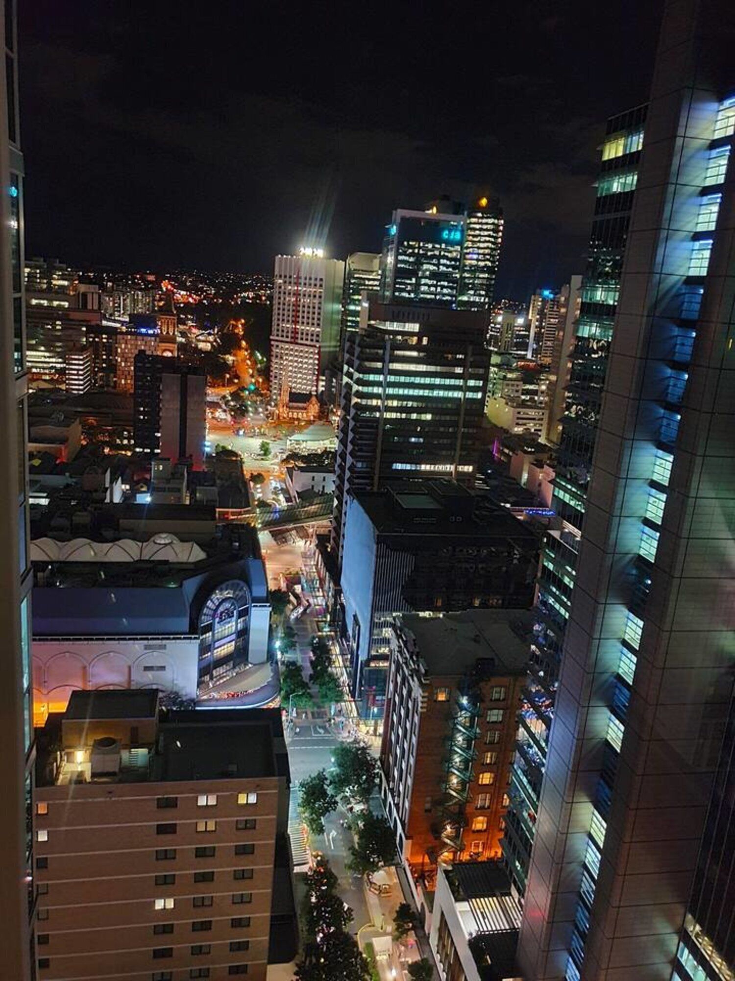 2BR Epic Views CBD 2 Cars Poolwinegymnetflix