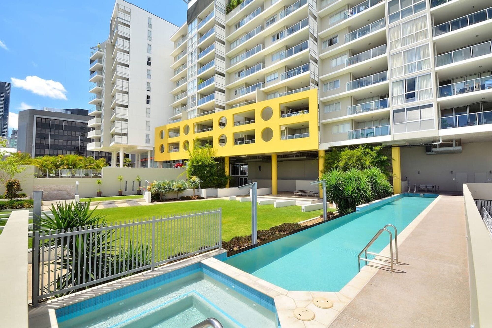 City Penthouse Viewswinepoolgymnetflix