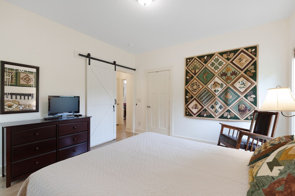 Waterfront mountain home right on the river with ample space Dogs OK