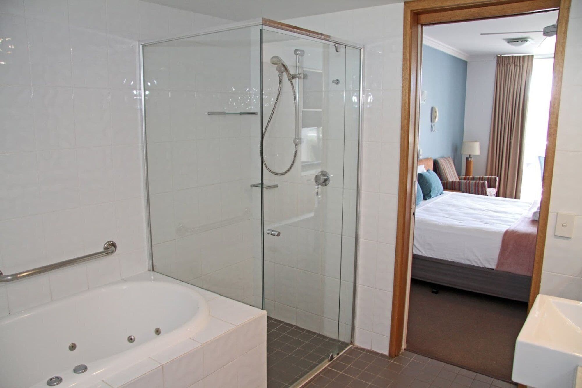 1BR Coolum Beach Rooftop Terracespatennispool