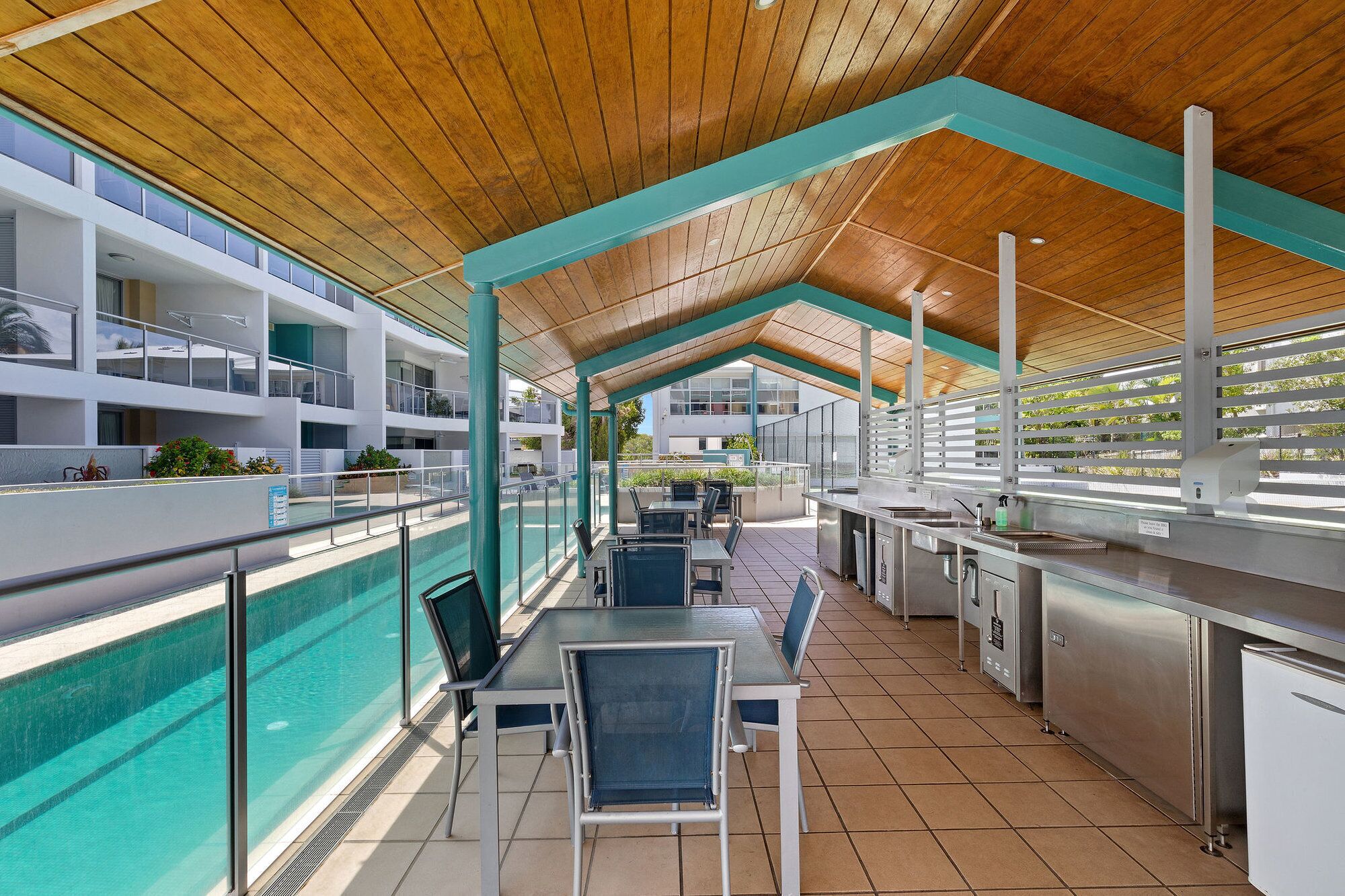1BR Coolum Beach Rooftop Terracespatennispool
