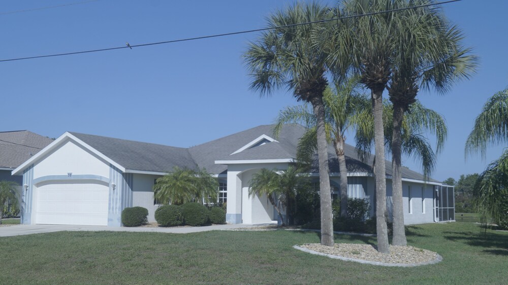 Rotonda West 3 bed/3 bath Home with beautiful and private Lake View