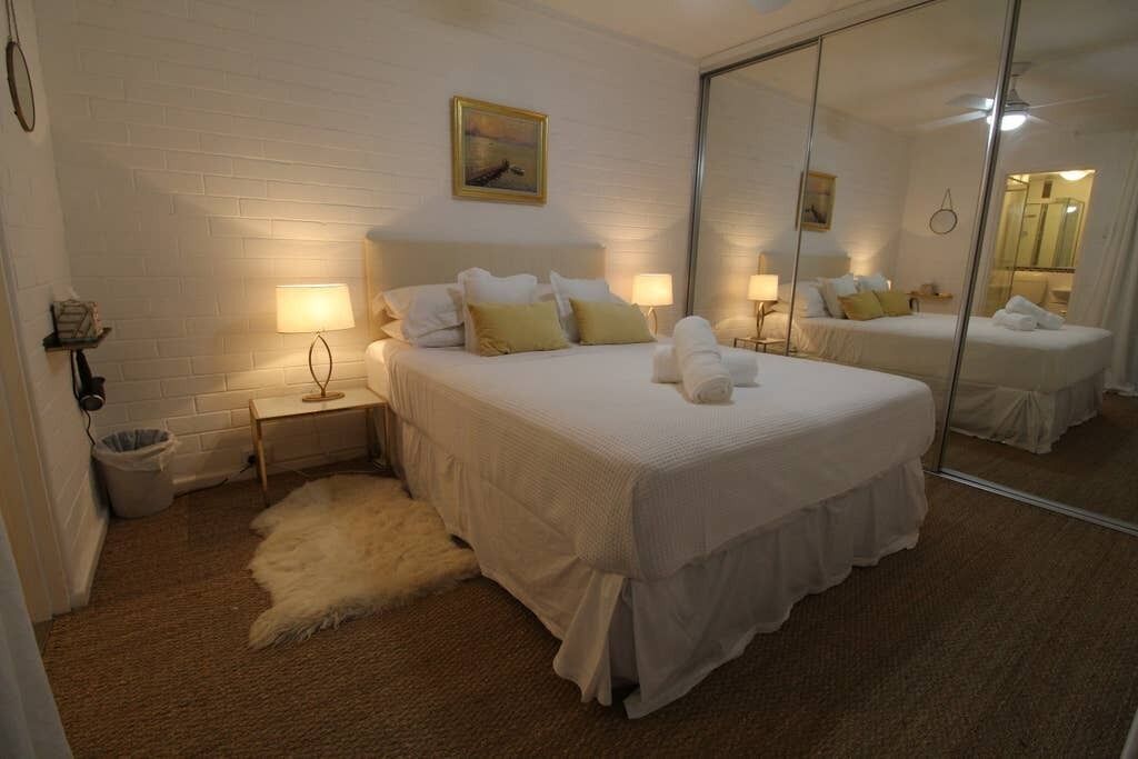 2 Minutes to Cottesloe & 5 Minutes to Fremantle!