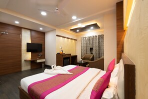 In-room safe, desk, rollaway beds, free WiFi