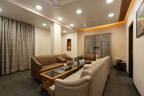 In-room safe, desk, rollaway beds, free WiFi
