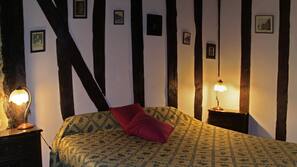 Individually decorated, individually furnished, free WiFi, linens