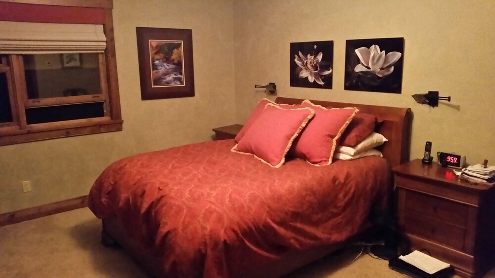 3bd/2.5. Custom Home In Carbondale Carbondale Vrbo