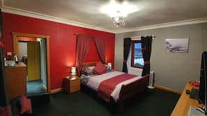 Individually furnished, blackout curtains, iron/ironing board, free WiFi