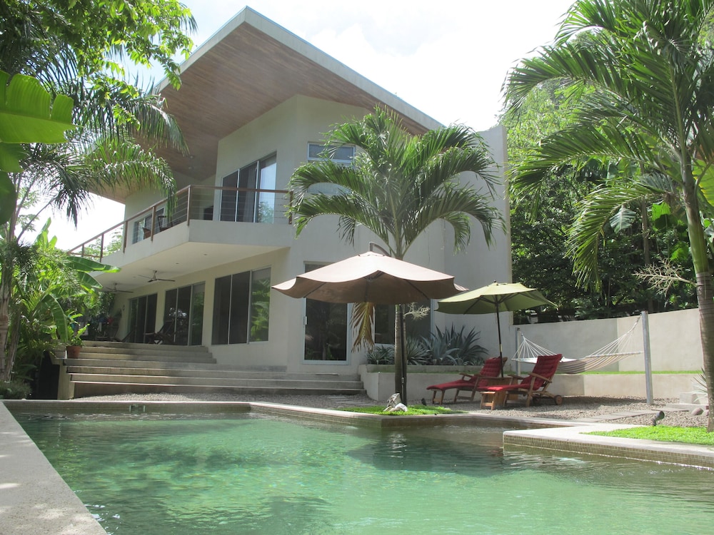 100 meters to the sands of Banana Beach Santa Teresa Vrbo