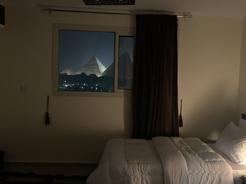 Foto - pYramids iNN