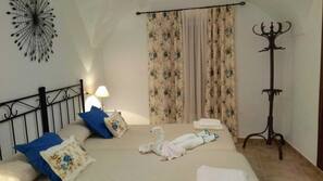 Verdunkelungsvorhänge, schallisolierte Zimmer, Bügeleisen/Bügelbrett