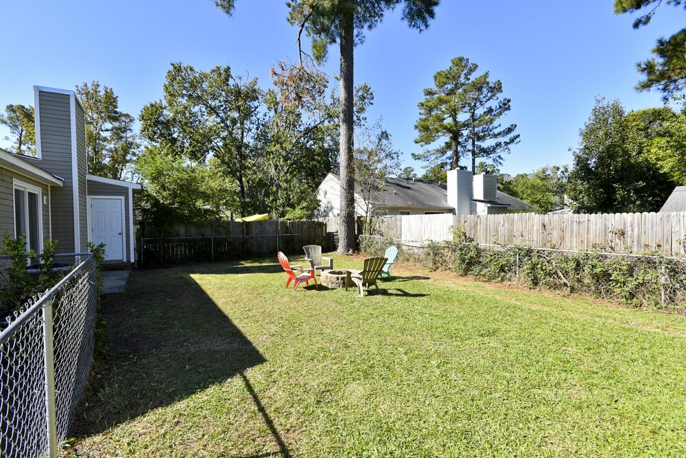 Near Camp LeJeune main gate, Sleeps 67, Jacksonville Room Prices